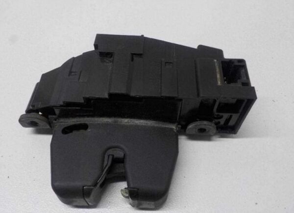 ARKA BAGAJ KİLİDİ PEUGEOT 206