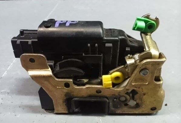 ÖN KAPI KİLİDİ SAĞ MOTORSUZ RENAULT MASTER 2