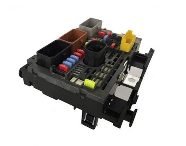 SİGORTA TABLASI PEUGEOT 5008